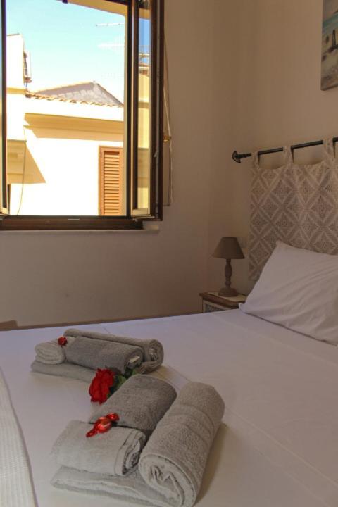Minerva'S House Apartment Alghero Bagian luar foto