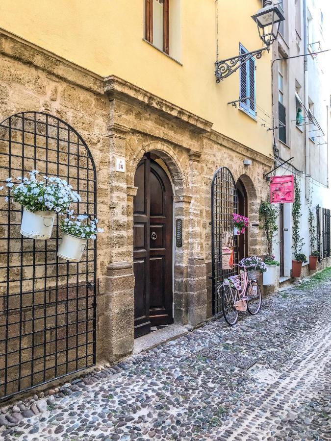 Minerva'S House Apartment Alghero Bagian luar foto